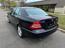 Load image into Gallery viewer, 2005 Mercedes Benz c230