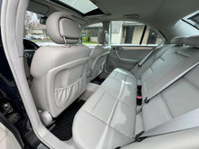 Load image into Gallery viewer, 2005 Mercedes Benz c230
