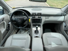 Load image into Gallery viewer, 2005 Mercedes Benz c230

