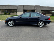 Load image into Gallery viewer, 2005 Mercedes Benz c230
