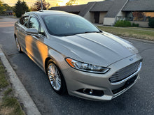 Load image into Gallery viewer, 2016 Ford Fusion AWD
